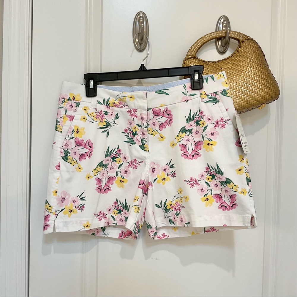 Crown & Ivy Caroline 5” Shorts Size 8, NWT